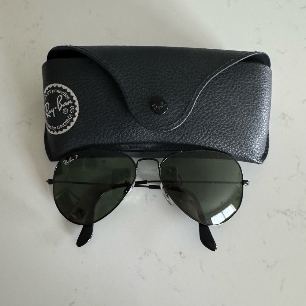 Black Ray-Ban Aviators Polarized